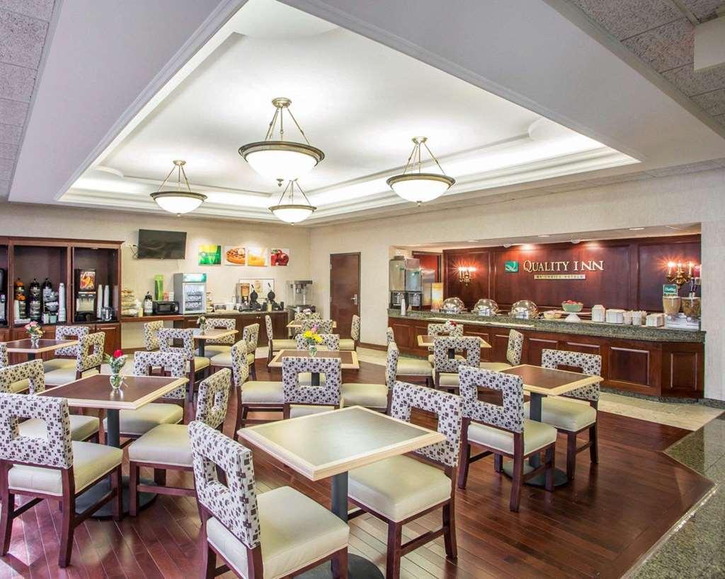 Quality Inn Schaumburg - Chicago Near The Mall Restoran gambar